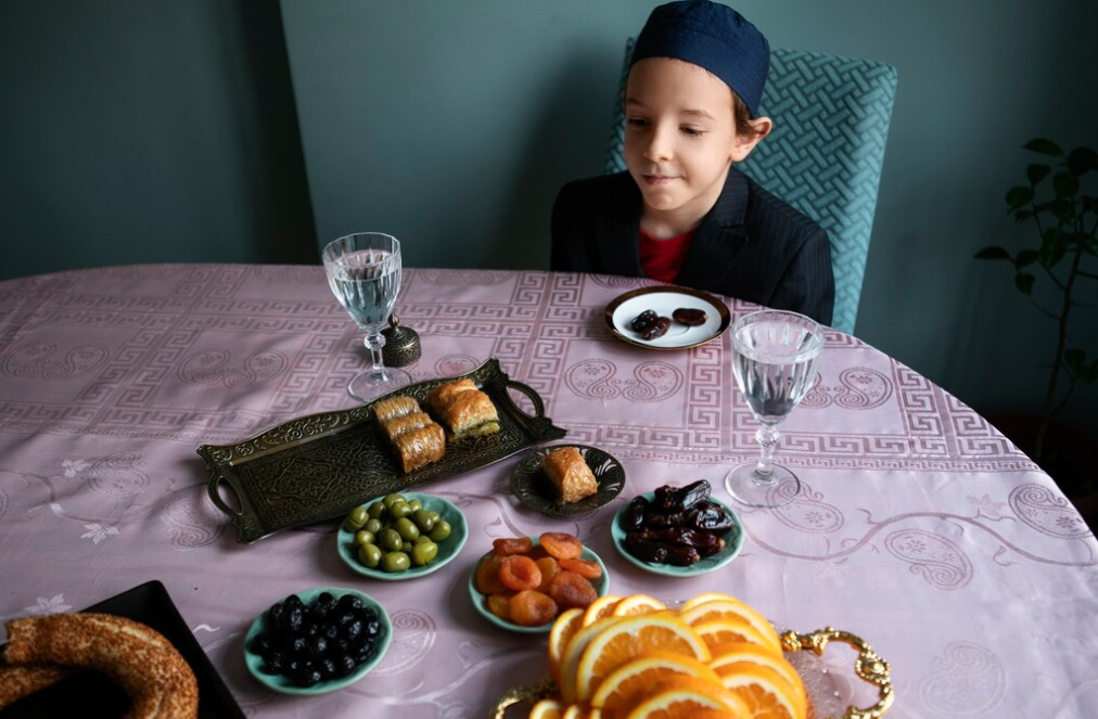 Berikut ini Cara Bijak Mengajarkan Puasa kepada Anak agar Tumbuh Cinta Ibadah Sejak Dini